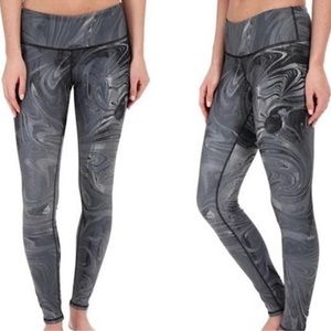 Alo Yoga Airbrushed Leggings Black Marble Size Medium